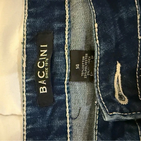 Baccini Blue Cropped Jeans with Eyelet Detailing - Picture 6 of 6
